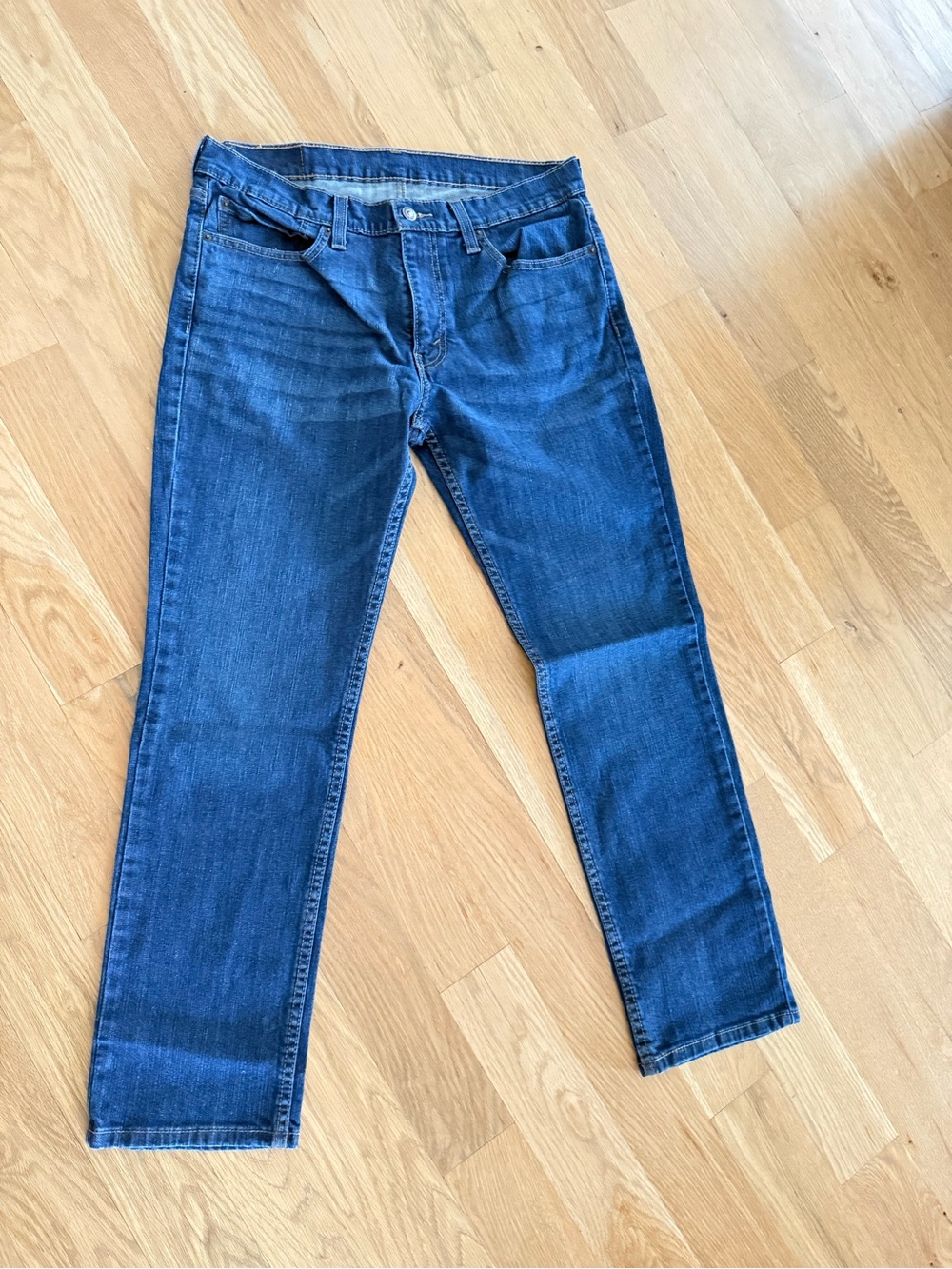 Levi's Straight Leg Jeans in Deep Indigo